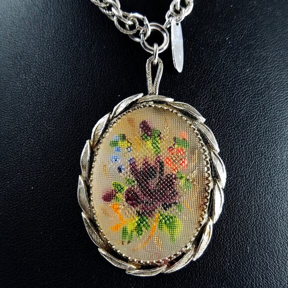 Whiting & Davis Floral Pendant Necklace, Silver Tone, Textured Glass, Vintage - Picture 6 of 10